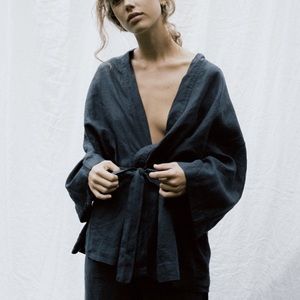 Deiji Studios 01 Navy Linen Robe